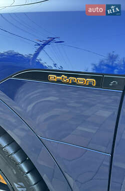 Позашляховик / Кросовер Audi e-tron 2022 в  фото 36 Позашляховик / Кросовер Audi e-tron 2022 в