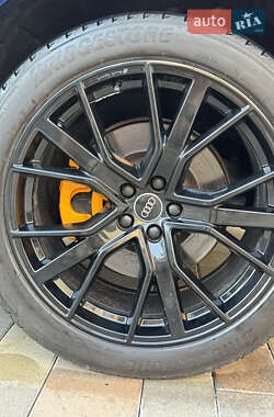 Позашляховик / Кросовер Audi e-tron 2022 в  фото 39 Позашляховик / Кросовер Audi e-tron 2022 в