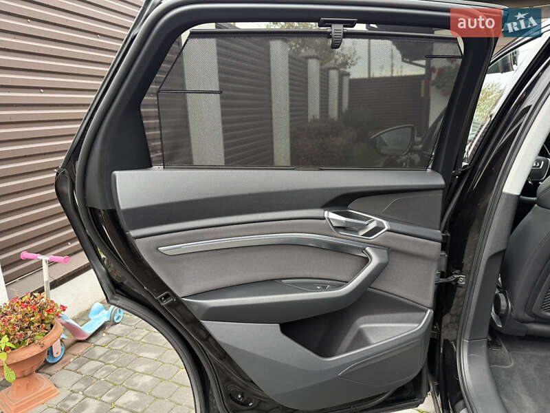 Позашляховик / Кросовер Audi e-tron 2022 в Луцьку