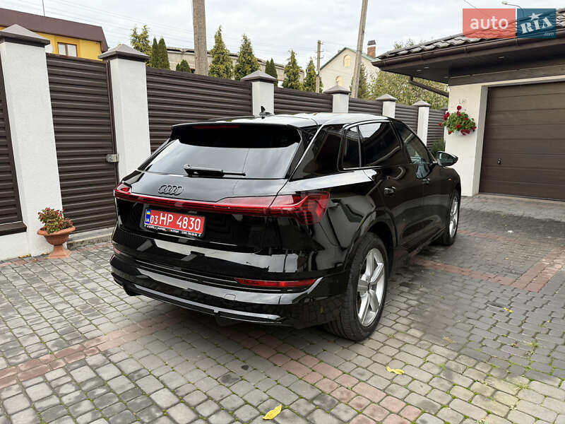 Позашляховик / Кросовер Audi e-tron 2022 в Луцьку