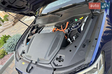 Позашляховик / Кросовер Audi e-tron 2022 в  фото 92 Позашляховик / Кросовер Audi e-tron 2022 в
