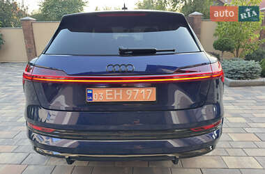 Позашляховик / Кросовер Audi e-tron 2022 в  фото 95 Позашляховик / Кросовер Audi e-tron 2022 в