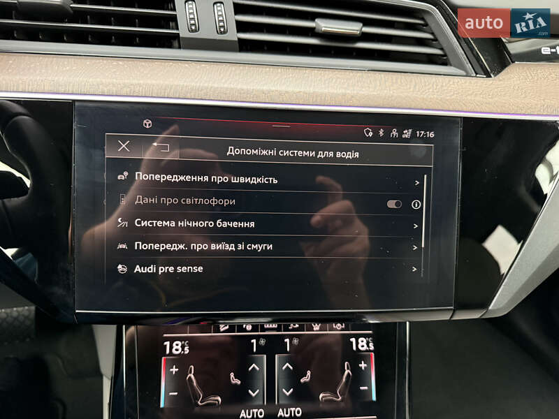 Позашляховик / Кросовер Audi e-tron 2022 в Луцьку