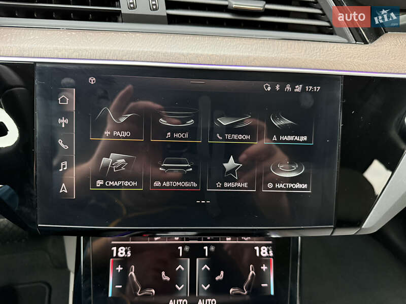 Позашляховик / Кросовер Audi e-tron 2022 в Луцьку