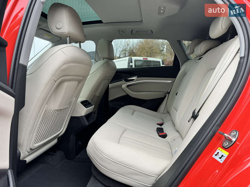 Позашляховик / Кросовер Audi e-tron 2022 в Львові фото 28 Позашляховик / Кросовер Audi e-tron 2022 в Львові