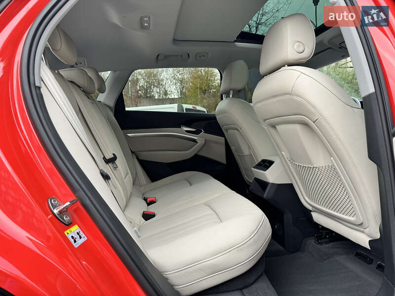 Позашляховик / Кросовер Audi e-tron 2022 в Львові фото 30 Позашляховик / Кросовер Audi e-tron 2022 в Львові