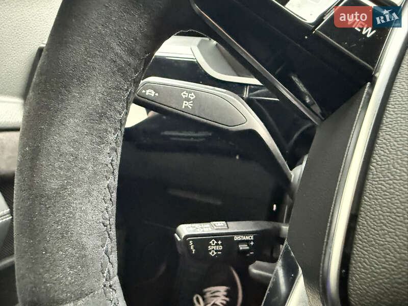 Внедорожник / Кроссовер Audi e-tron 2019 в Сваляве