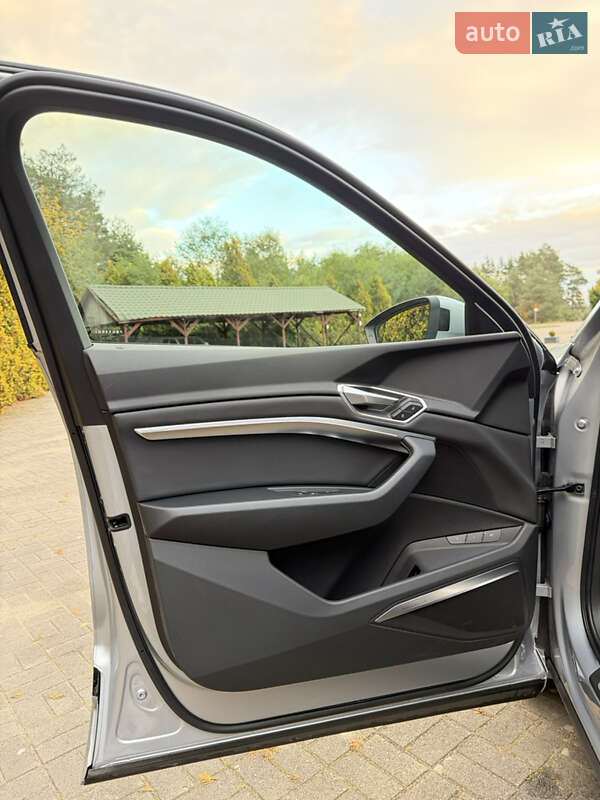 Позашляховик / Кросовер Audi e-tron 2023 в Львові