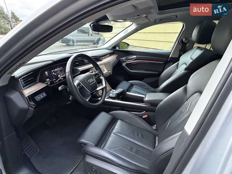 Позашляховик / Кросовер Audi e-tron 2023 в Львові