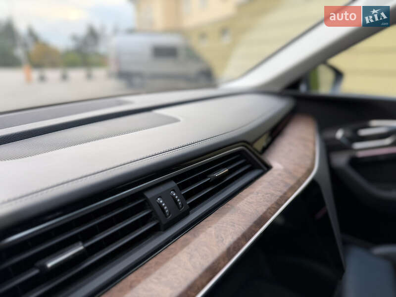 Позашляховик / Кросовер Audi e-tron 2023 в Львові