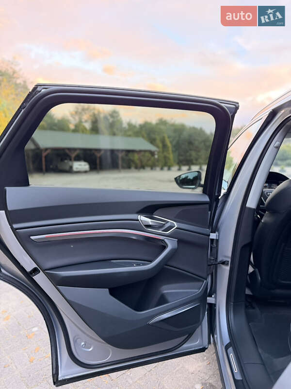 Позашляховик / Кросовер Audi e-tron 2023 в Львові