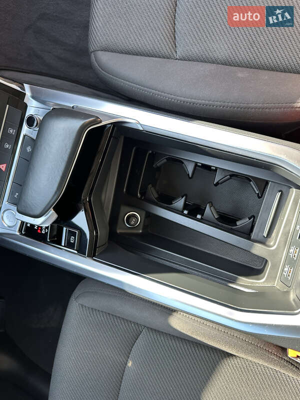 Внедорожник / Кроссовер Audi e-tron 2020 в Лопатине фото 26 Внедорожник / Кроссовер Audi e-tron 2020 в Лопатине