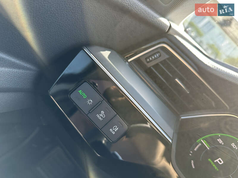 Внедорожник / Кроссовер Audi e-tron 2020 в Лопатине фото 38 Внедорожник / Кроссовер Audi e-tron 2020 в Лопатине