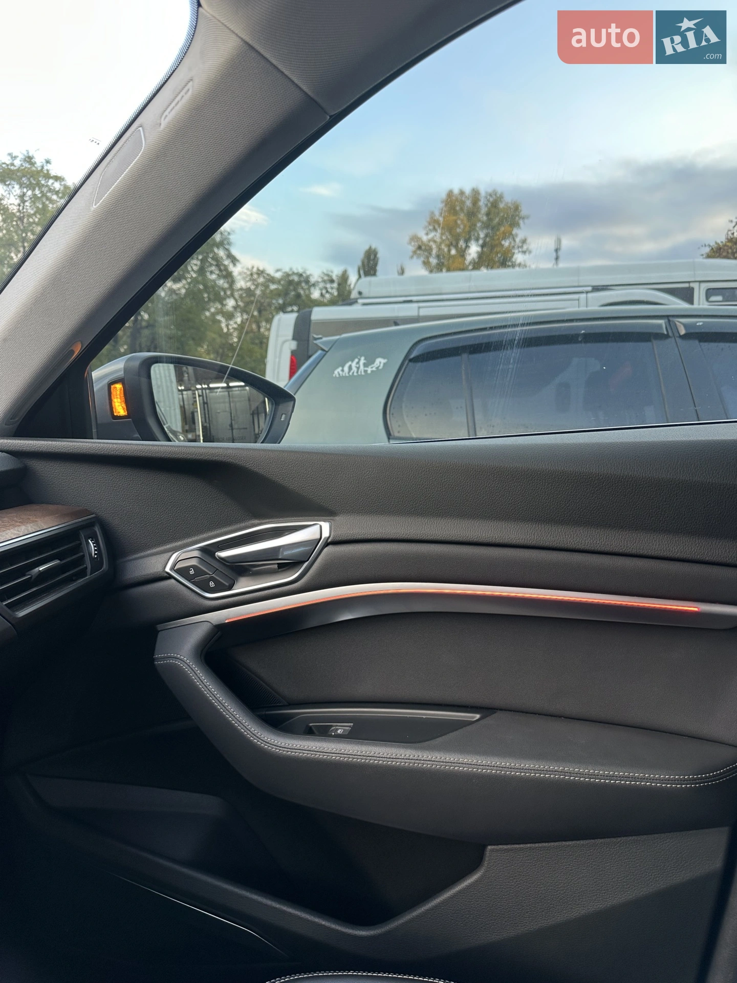 2019 Audi e-tron - мініатюра 14
