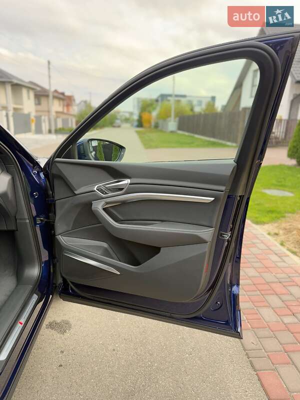 Внедорожник / Кроссовер Audi e-tron 2022 в Киеве фото 69 Внедорожник / Кроссовер Audi e-tron 2022 в Киеве