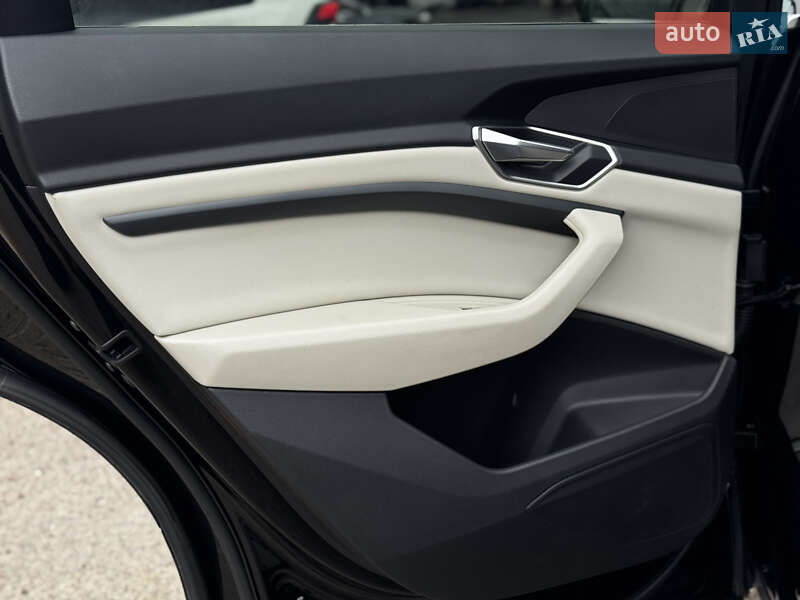 Позашляховик / Кросовер Audi e-tron 2020 в Житомирі фото 46 Позашляховик / Кросовер Audi e-tron 2020 в Житомирі
