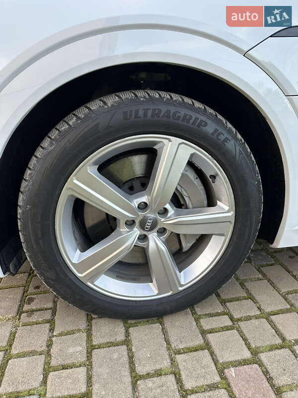 Позашляховик / Кросовер Audi e-tron 2019 в Львові фото 35 Позашляховик / Кросовер Audi e-tron 2019 в Львові