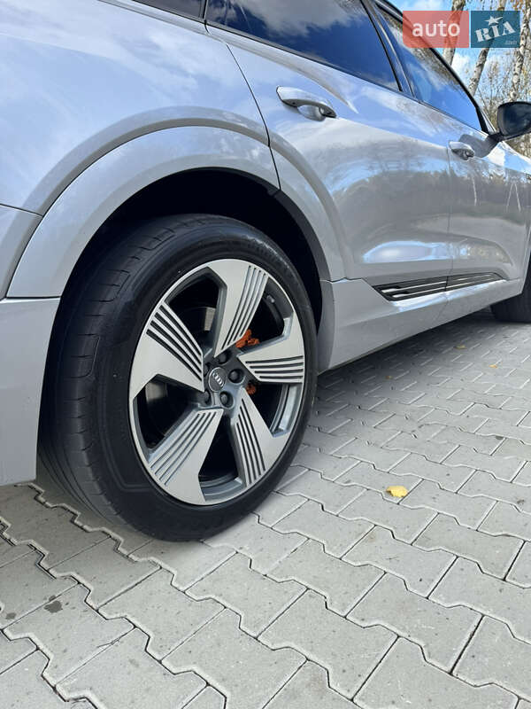 Позашляховик / Кросовер Audi e-tron 2022 в Львові фото 22 Позашляховик / Кросовер Audi e-tron 2022 в Львові