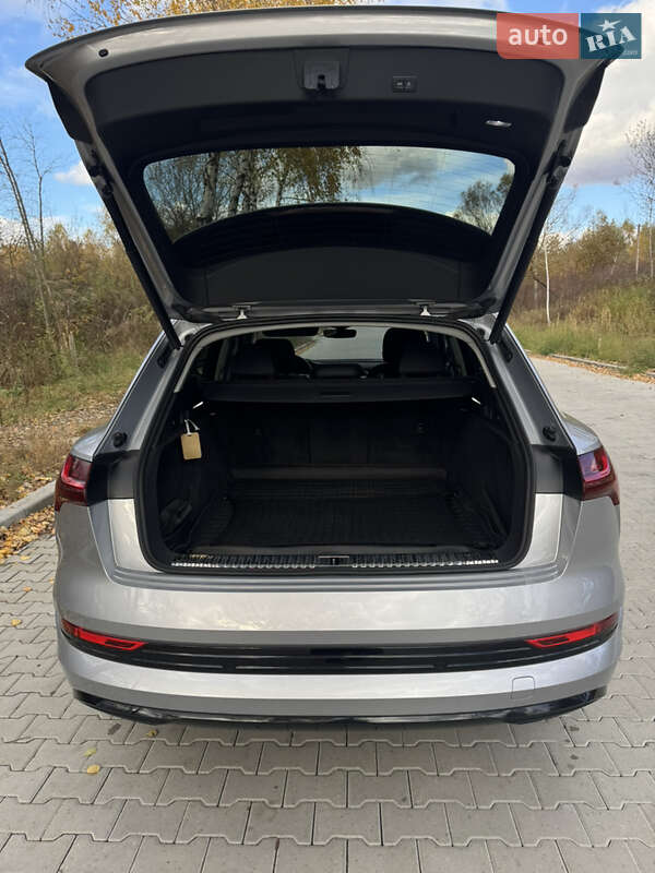 Позашляховик / Кросовер Audi e-tron 2022 в Львові фото 26 Позашляховик / Кросовер Audi e-tron 2022 в Львові
