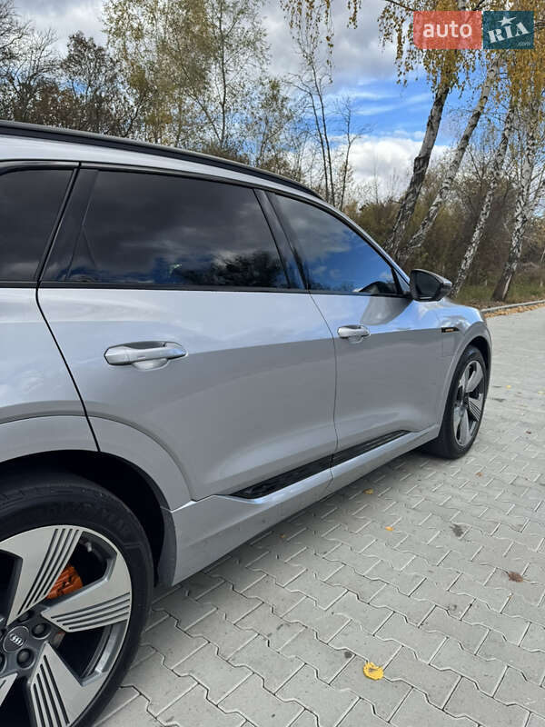 Позашляховик / Кросовер Audi e-tron 2022 в Львові фото 41 Позашляховик / Кросовер Audi e-tron 2022 в Львові