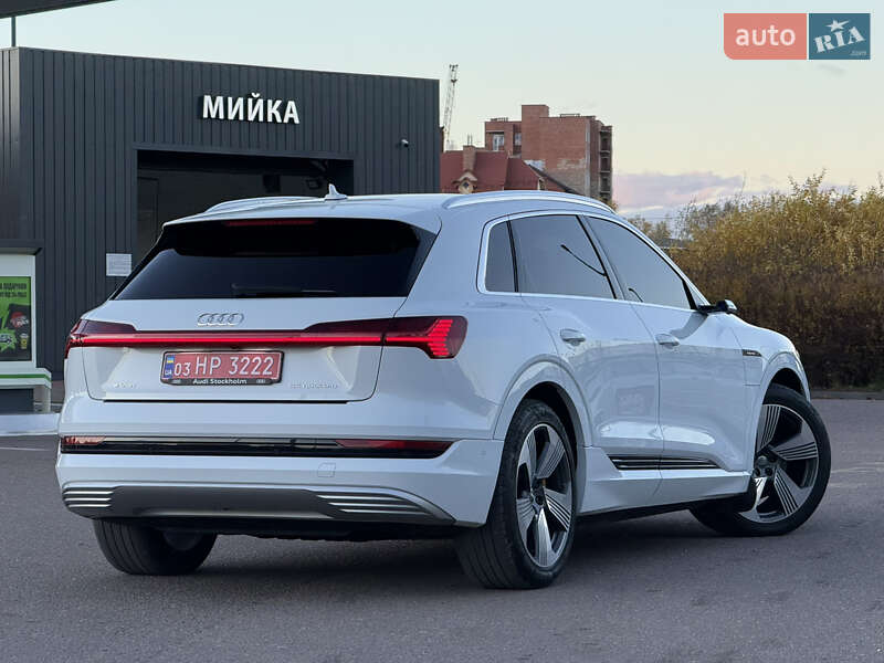 Позашляховик / Кросовер Audi e-tron 2020 в Львові фото 44 Позашляховик / Кросовер Audi e-tron 2020 в Львові