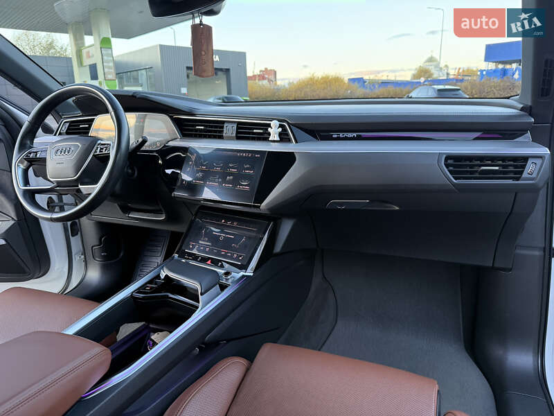 Позашляховик / Кросовер Audi e-tron 2020 в Львові фото 75 Позашляховик / Кросовер Audi e-tron 2020 в Львові