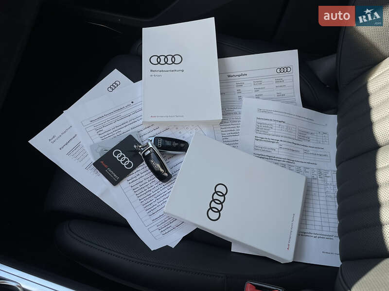 Позашляховик / Кросовер Audi e-tron 2022 в Луцьку