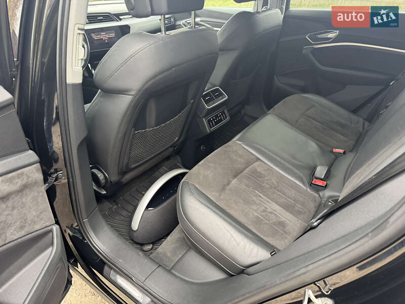 Позашляховик / Кросовер Audi e-tron 2019 в Одесі