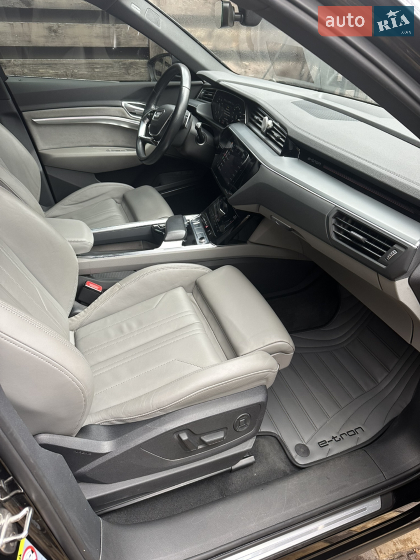 2019 Audi e-tron - мініатюра 12