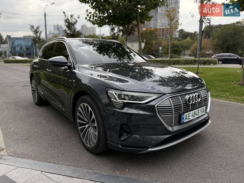 Позашляховик / Кросовер Audi e-tron 2020 в Дніпрі