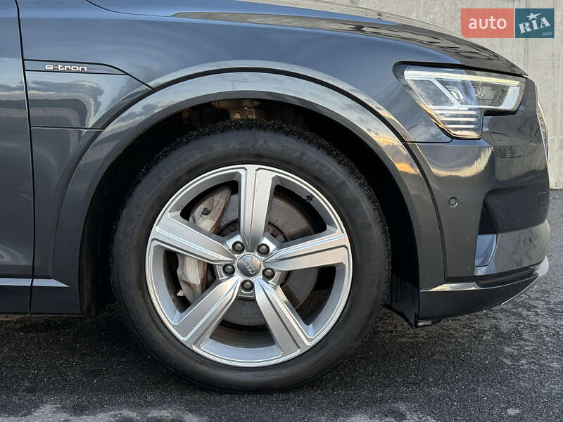 Позашляховик / Кросовер Audi e-tron 2020 в Львові фото 16 Позашляховик / Кросовер Audi e-tron 2020 в Львові