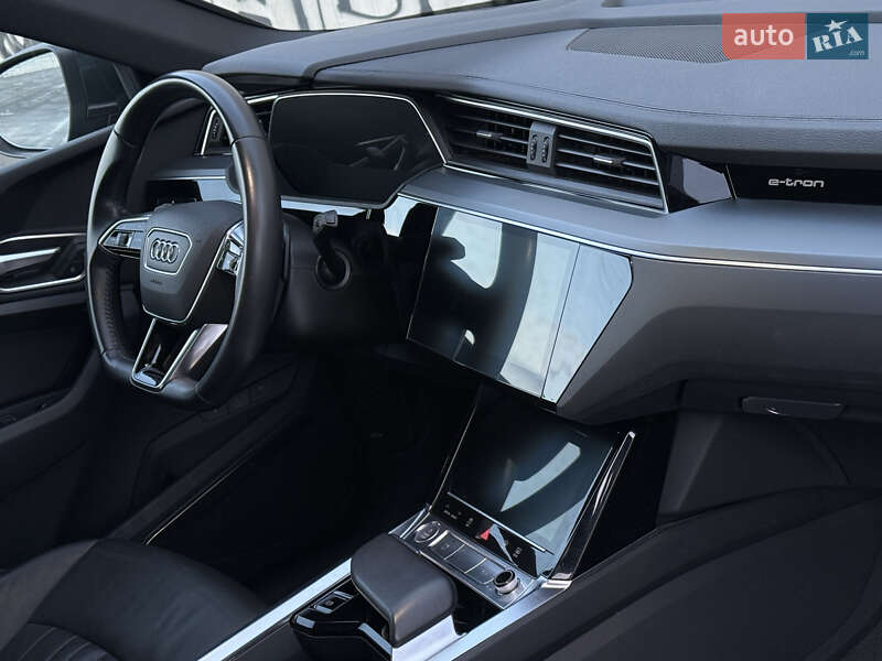 Позашляховик / Кросовер Audi e-tron 2020 в Львові фото 40 Позашляховик / Кросовер Audi e-tron 2020 в Львові
