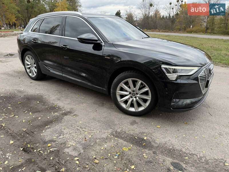 Внедорожник / Кроссовер Audi e-tron 2019 в Киеве