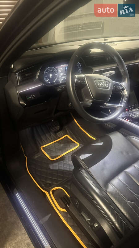 Внедорожник / Кроссовер Audi e-tron 2019 в Киеве фото 7 Внедорожник / Кроссовер Audi e-tron 2019 в Киеве