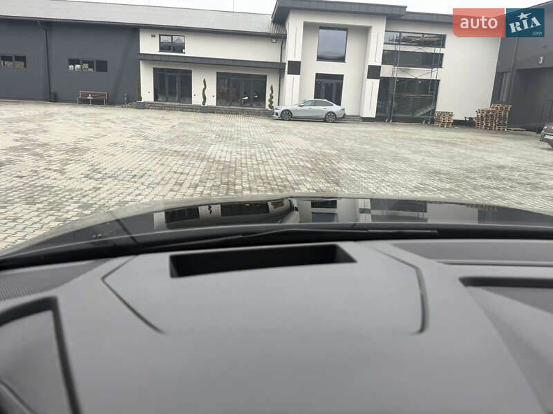 Позашляховик / Кросовер Audi e-tron 2022 в Іршаві