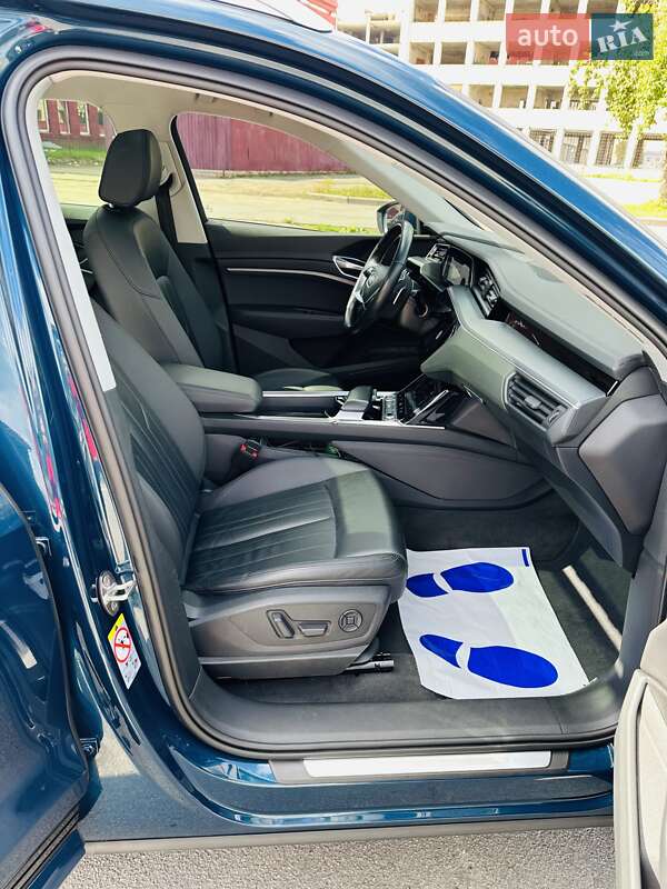 Внедорожник / Кроссовер Audi e-tron 2019 в Тернополе