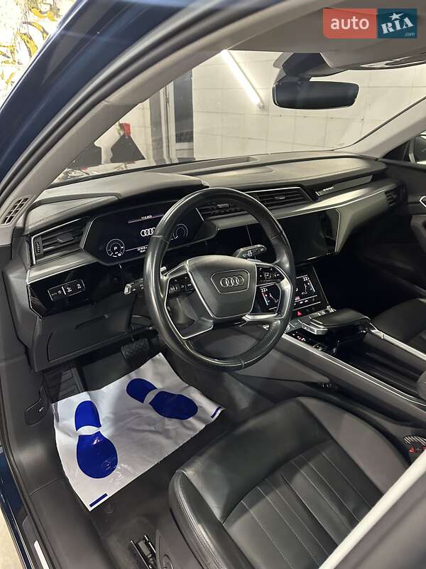 Внедорожник / Кроссовер Audi e-tron 2019 в Тернополе