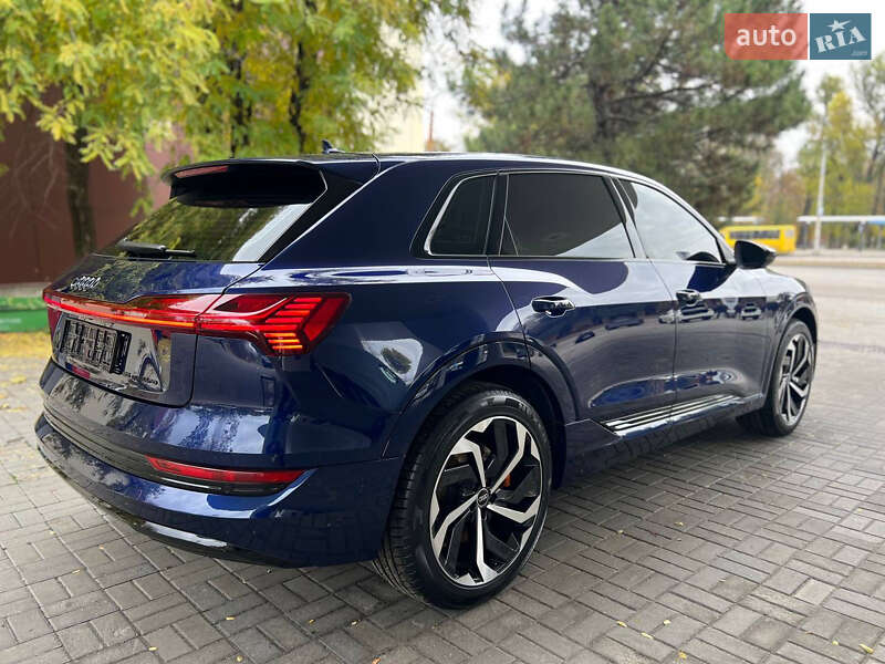 Внедорожник / Кроссовер Audi e-tron 2022 в Днепре