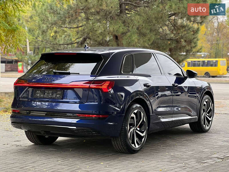 Внедорожник / Кроссовер Audi e-tron 2022 в Днепре