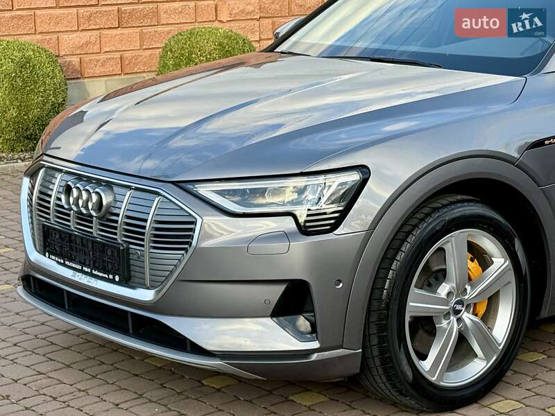 Позашляховик / Кросовер Audi e-tron 2019 в Рівному