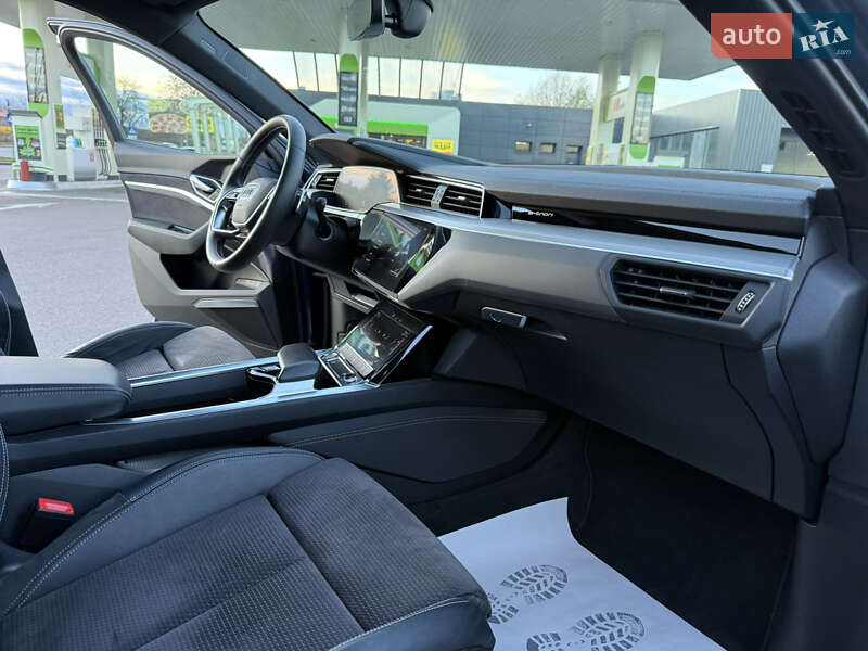 Позашляховик / Кросовер Audi e-tron 2020 в Львові фото 64 Позашляховик / Кросовер Audi e-tron 2020 в Львові