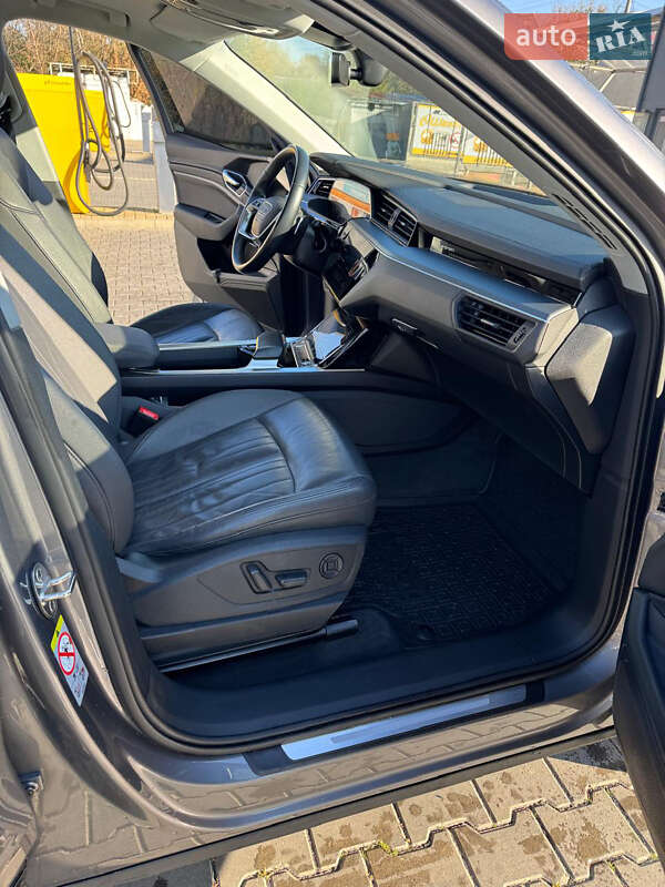 Внедорожник / Кроссовер Audi e-tron 2019 в Черновцах