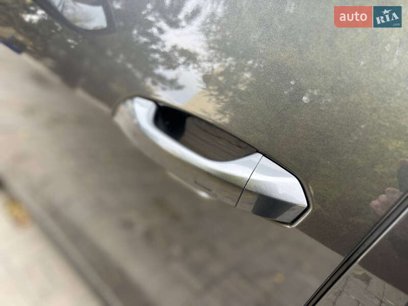 Позашляховик / Кросовер Audi e-tron 2022 в Дніпрі