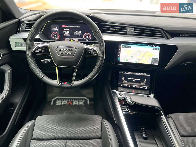 Позашляховик / Кросовер Audi e-tron 2022 в Дніпрі