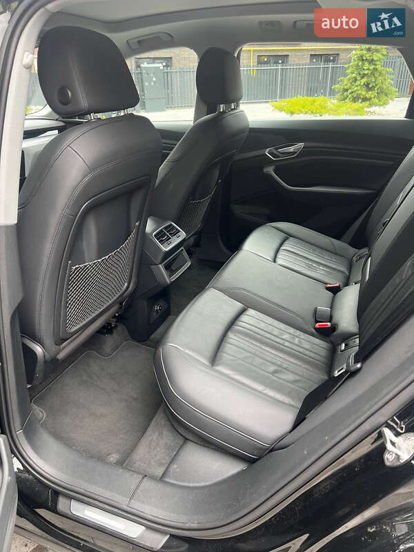 Внедорожник / Кроссовер Audi e-tron 2019 в Киеве фото 10 Внедорожник / Кроссовер Audi e-tron 2019 в Киеве