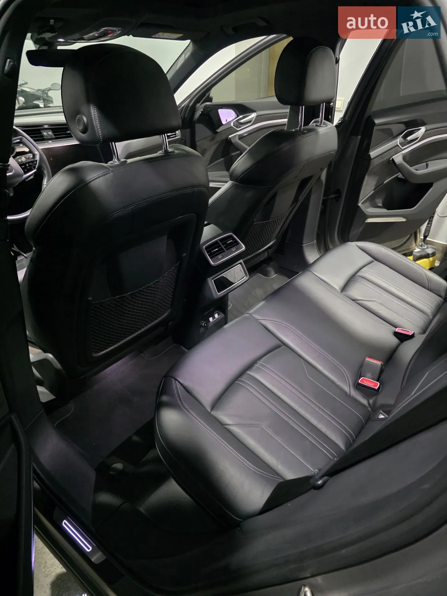 2019 Audi e-tron - мініатюра 12