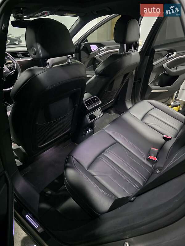 Внедорожник / Кроссовер Audi e-tron 2019 в Одессе фото 12 Внедорожник / Кроссовер Audi e-tron 2019 в Одессе