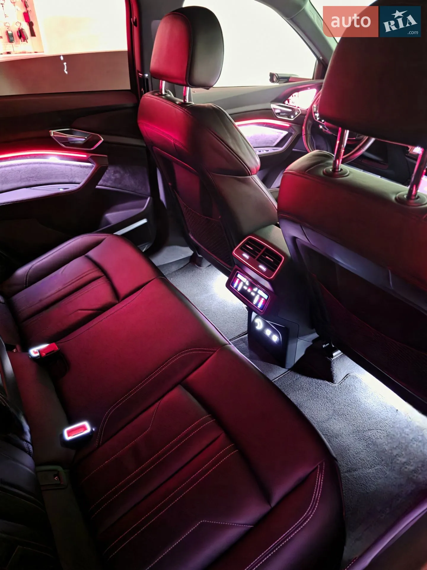 2019 Audi e-tron - мініатюра 16