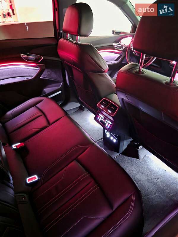 Внедорожник / Кроссовер Audi e-tron 2019 в Одессе фото 16 Внедорожник / Кроссовер Audi e-tron 2019 в Одессе