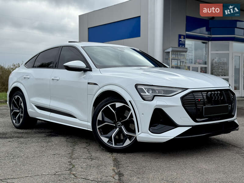 Позашляховик / Кросовер Audi e-tron 2021 в Ужгороді фото 4 Позашляховик / Кросовер Audi e-tron 2021 в Ужгороді